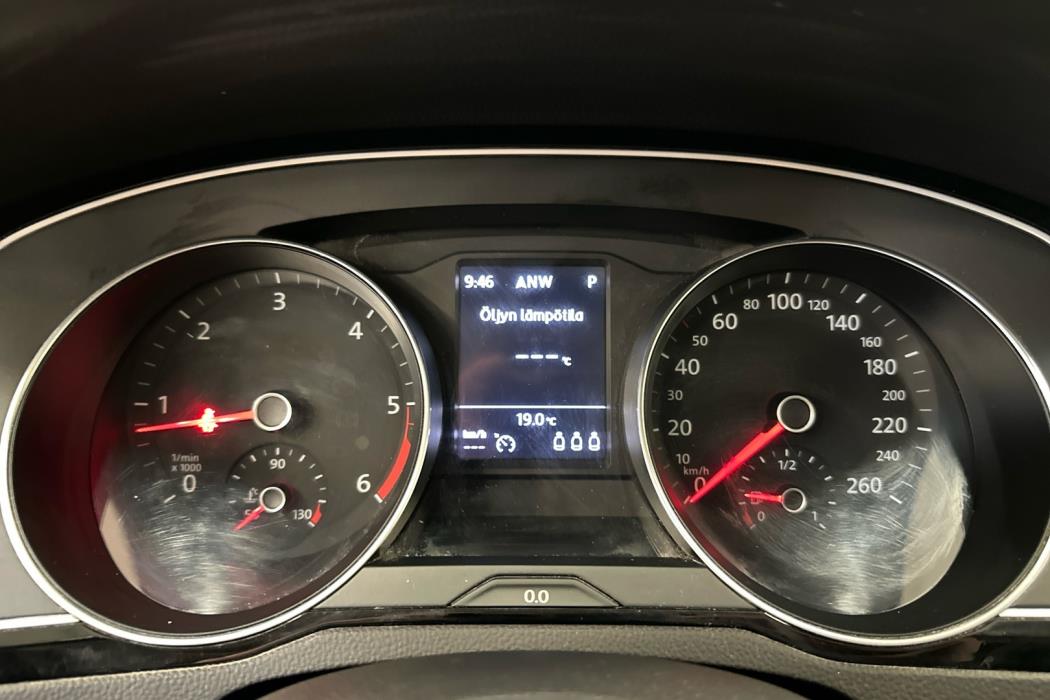 VOLKSWAGEN Passat 2016