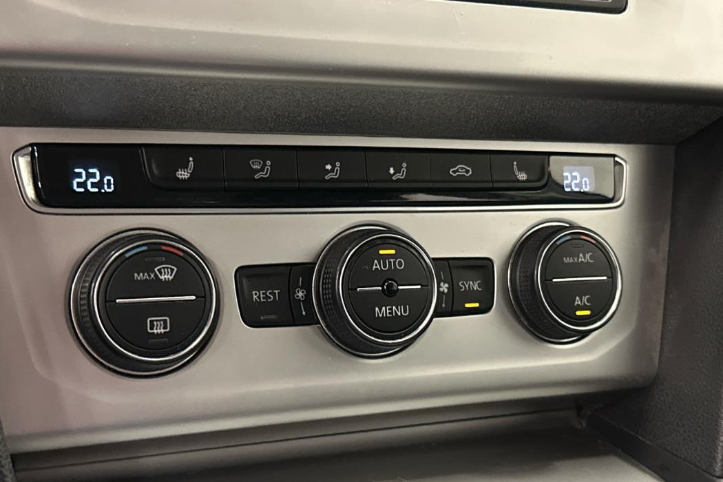 VOLKSWAGEN Passat 2016