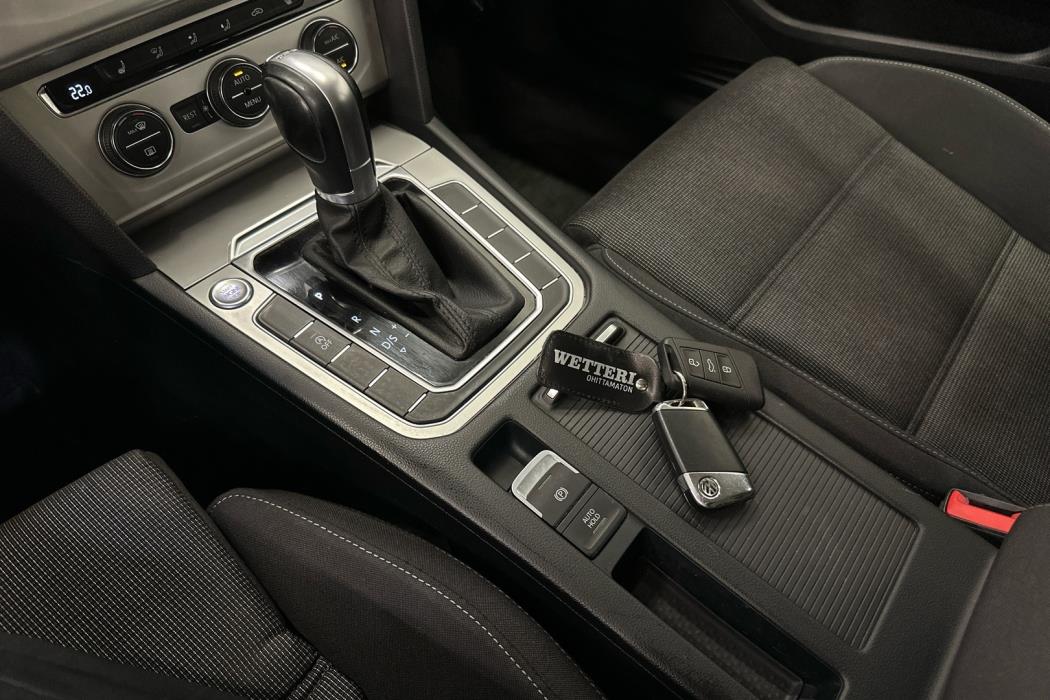 VOLKSWAGEN Passat 2016