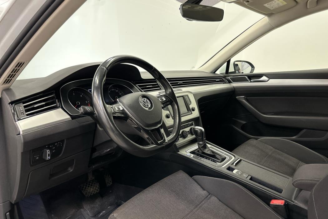 VOLKSWAGEN Passat 2016