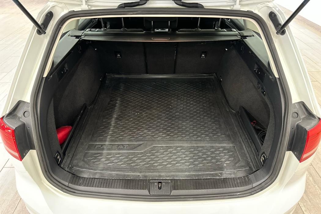 VOLKSWAGEN Passat 2016