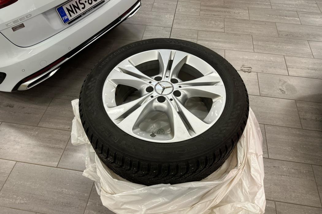 MERCEDES-BENZ C 2020