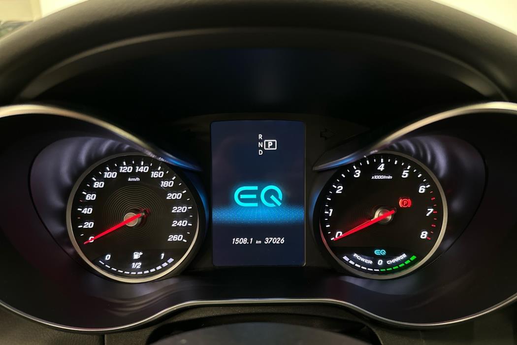 MERCEDES-BENZ C 2020