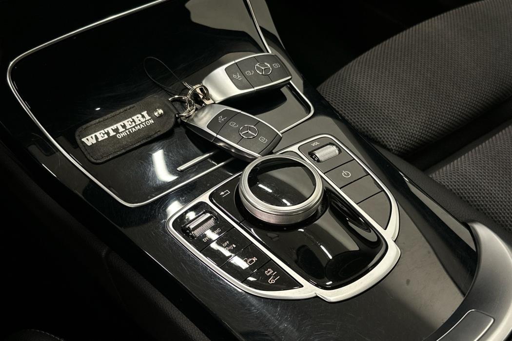 MERCEDES-BENZ C 2020