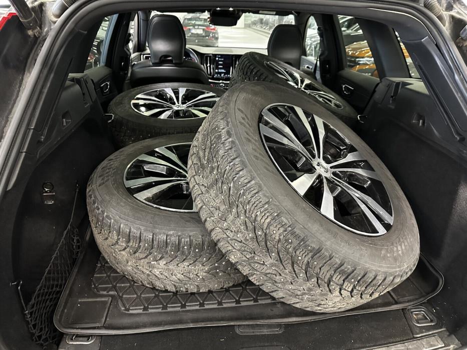 VOLVO XC60 2019