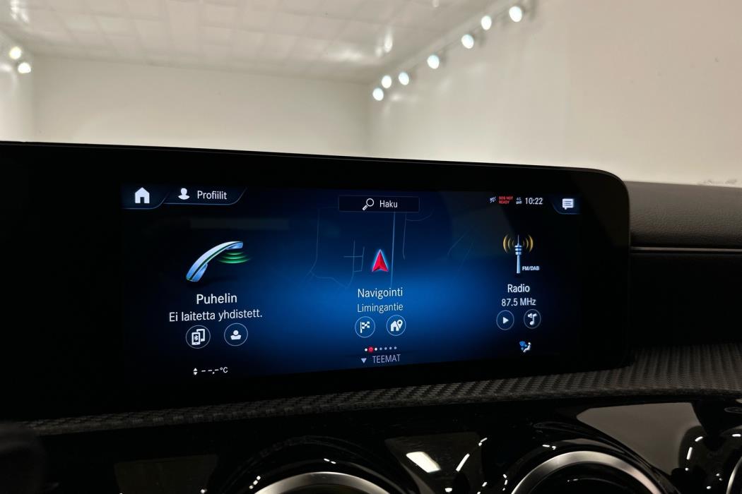 MERCEDES-BENZ A 2021