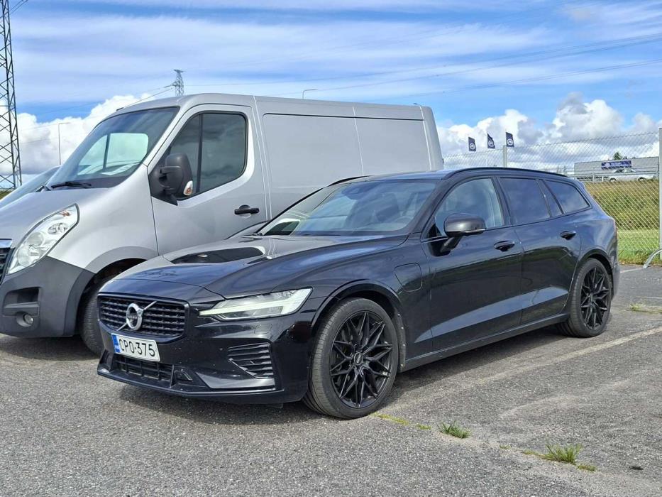 VOLVO V60 2021