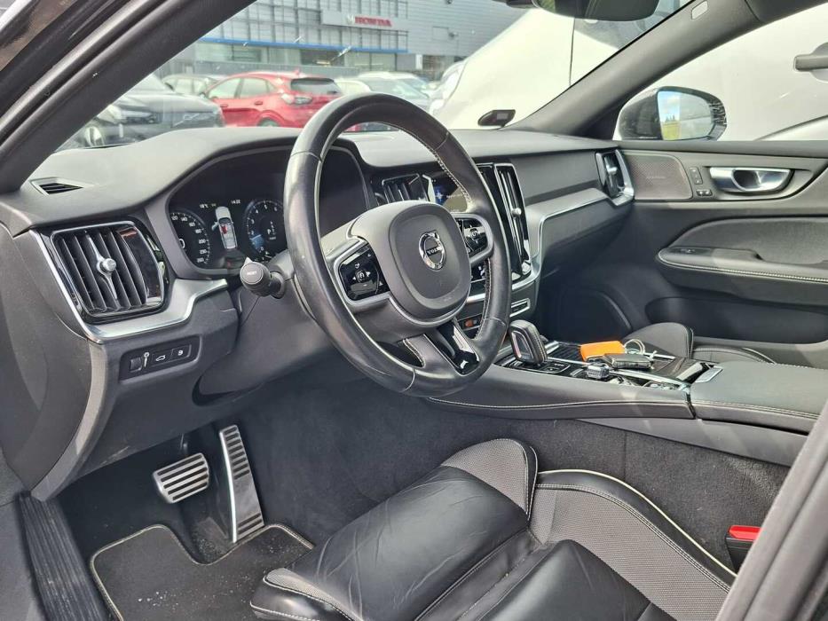 VOLVO V60 2021
