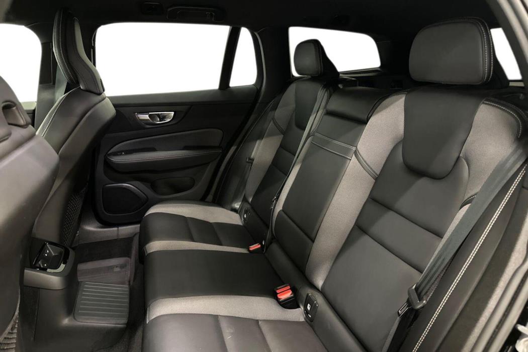 VOLVO V60 2021