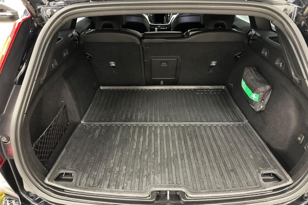 VOLVO V60 2021