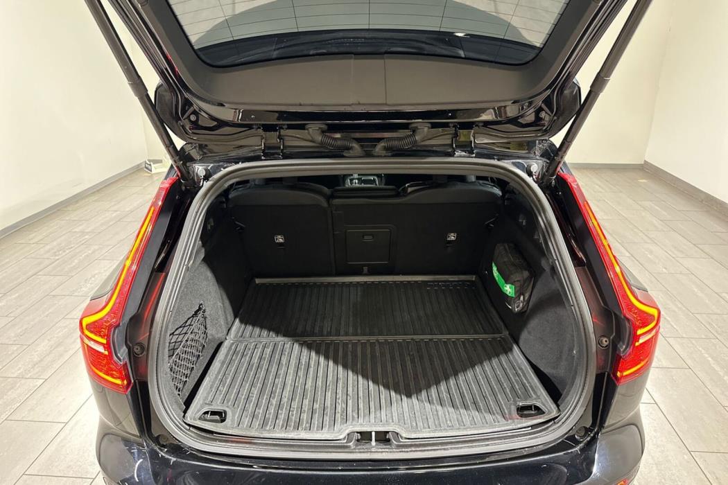 VOLVO V60 2021