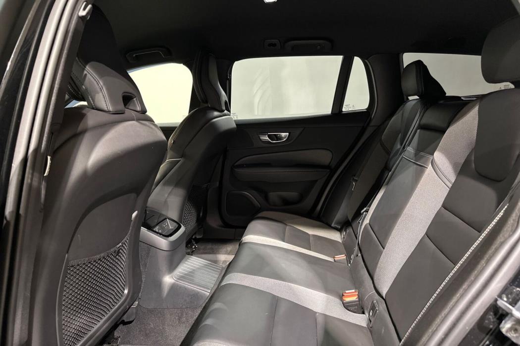 VOLVO V60 2021
