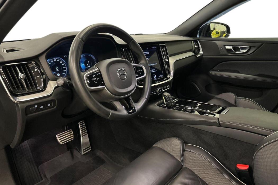 VOLVO V60 2021