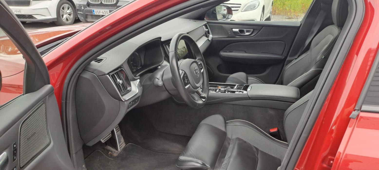 VOLVO V60 2022