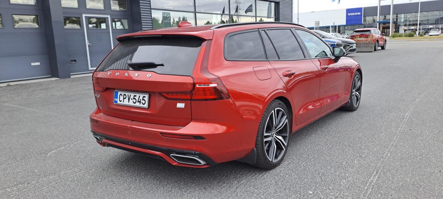 VOLVO V60 2022