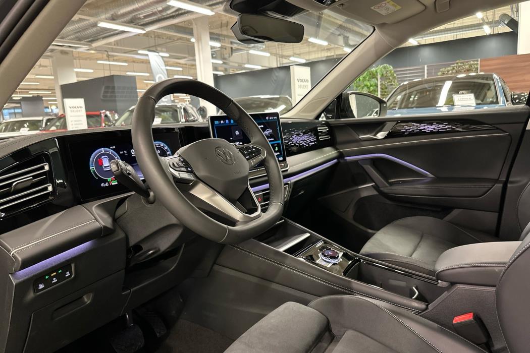 VOLKSWAGEN Tiguan 2025