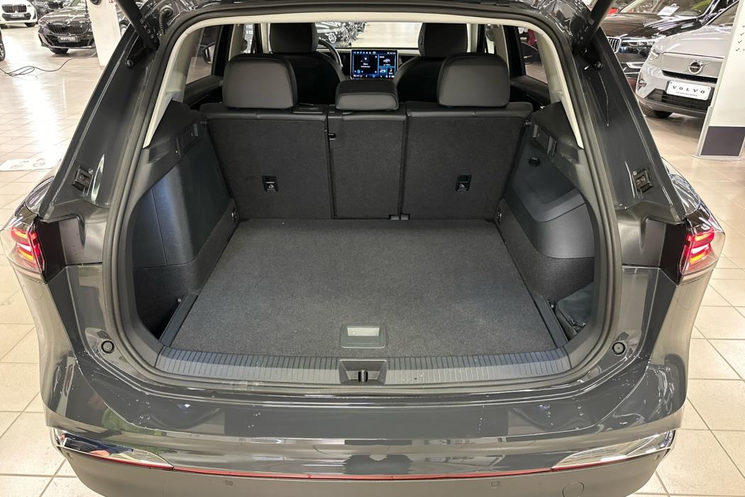 VOLKSWAGEN Tiguan 2025