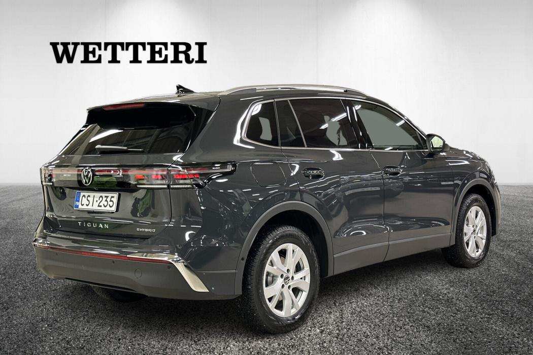 VOLKSWAGEN Tiguan 2025