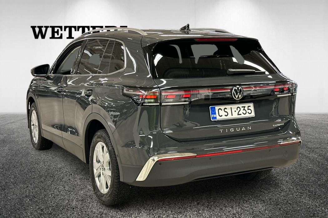 VOLKSWAGEN Tiguan 2025