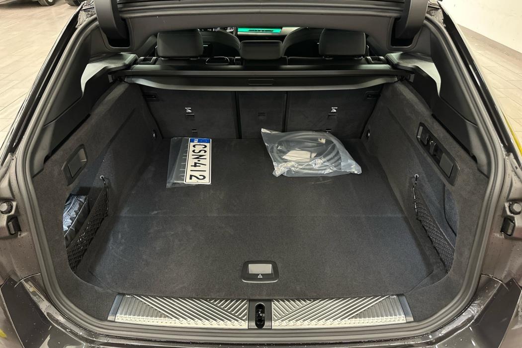 BMW 530 2025