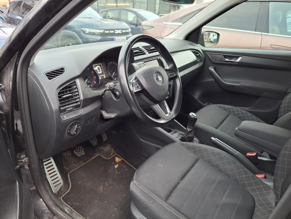 SKODA Fabia 2015