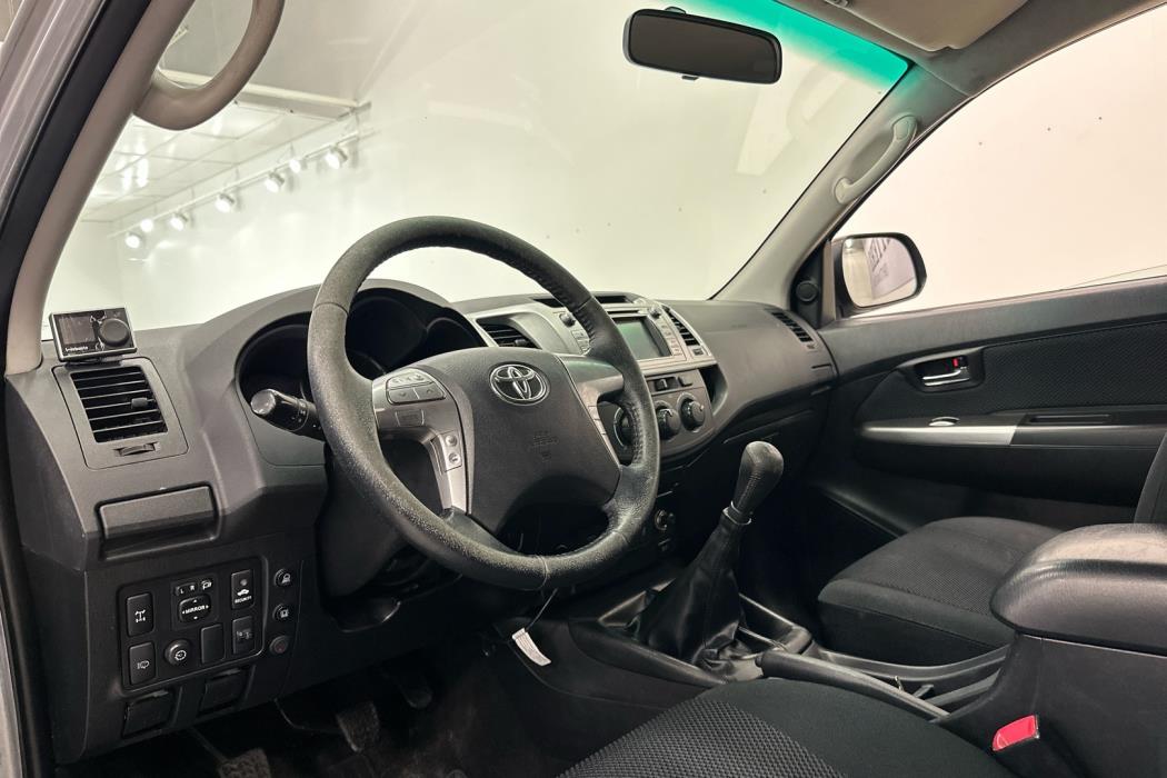 TOYOTA Hilux 2016