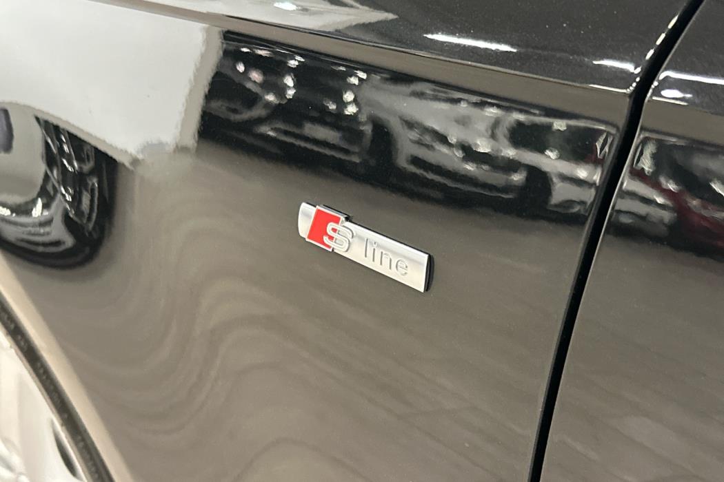 AUDI A4 2015