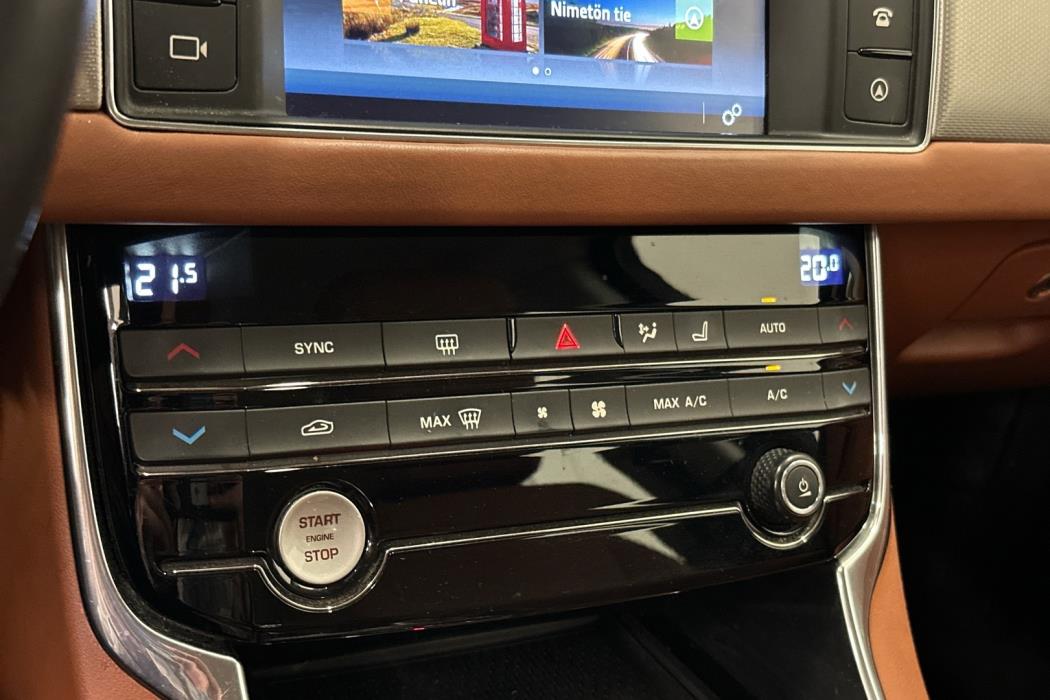 JAGUAR XF 2016
