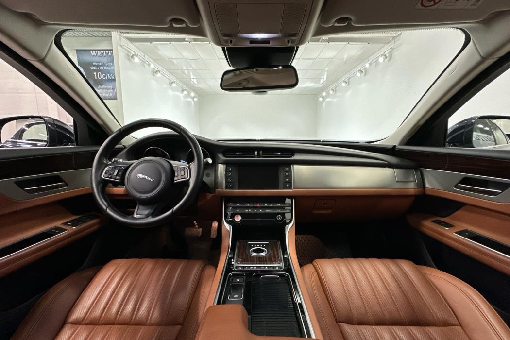 JAGUAR XF 2016