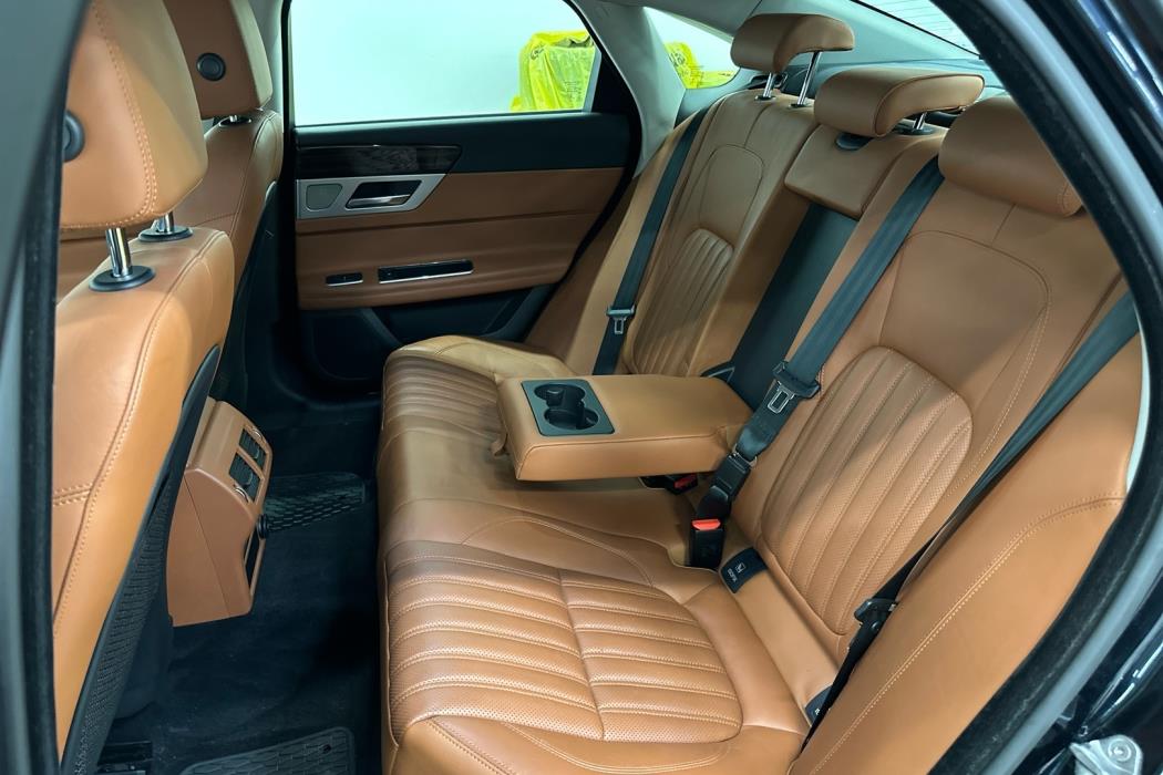 JAGUAR XF 2016
