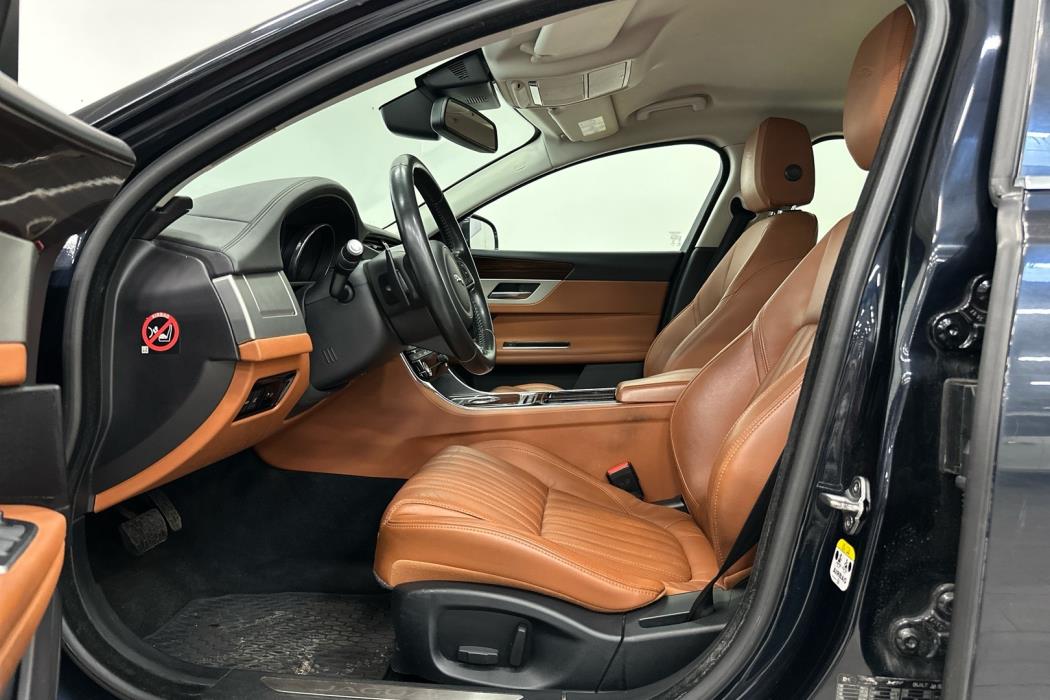 JAGUAR XF 2016