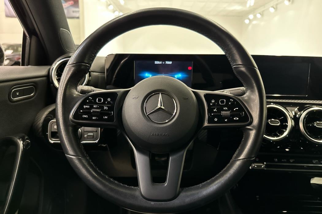 MERCEDES-BENZ A 2020