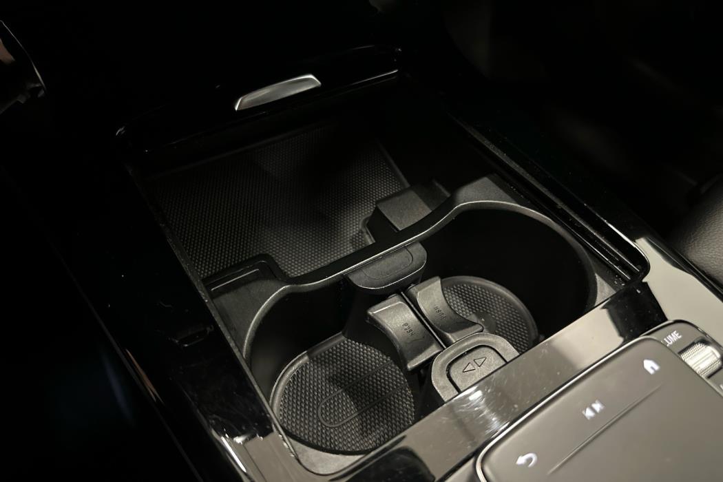 MERCEDES-BENZ A 2020