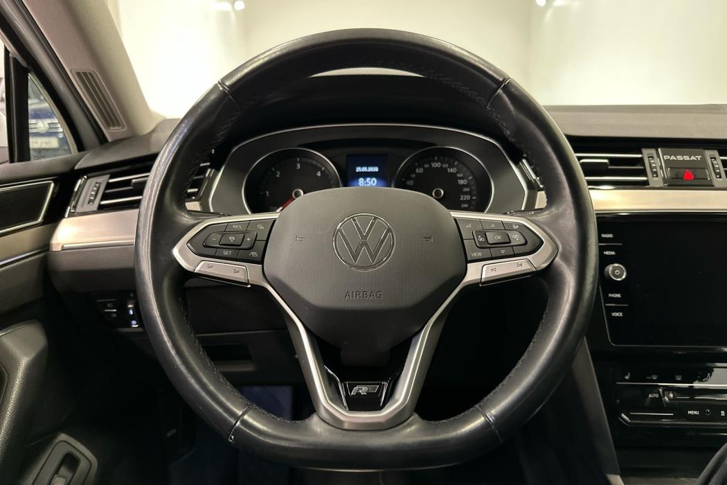 VOLKSWAGEN Passat 2021