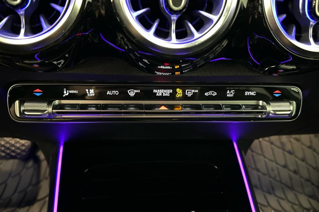 MERCEDES-BENZ GLB 2021