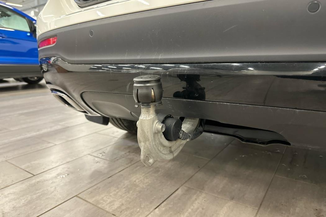 MERCEDES-BENZ GLB 2021