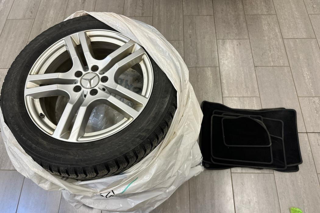 MERCEDES-BENZ GLB 2021