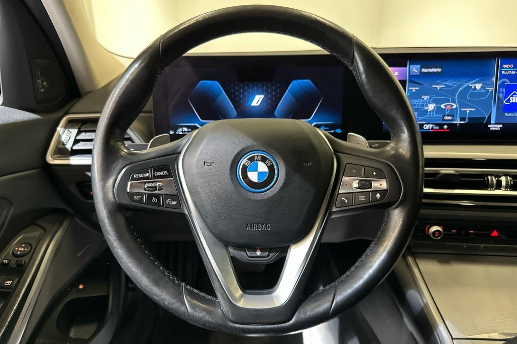 BMW 330 2023