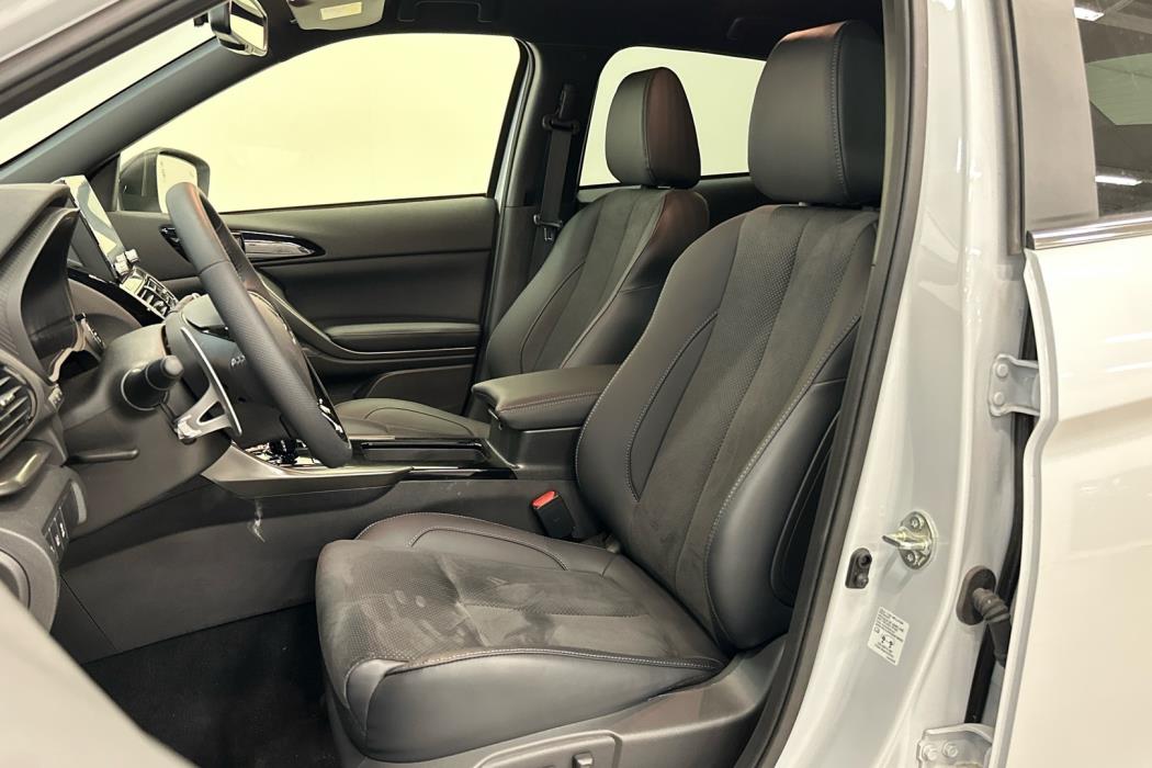 MITSUBISHI ECLIPSE CROSS 2024