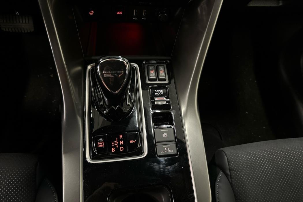 MITSUBISHI ECLIPSE CROSS 2024