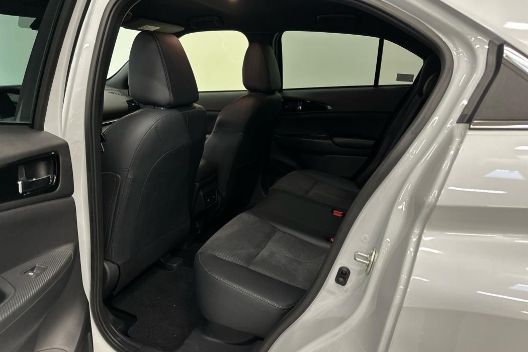 MITSUBISHI ECLIPSE CROSS 2024