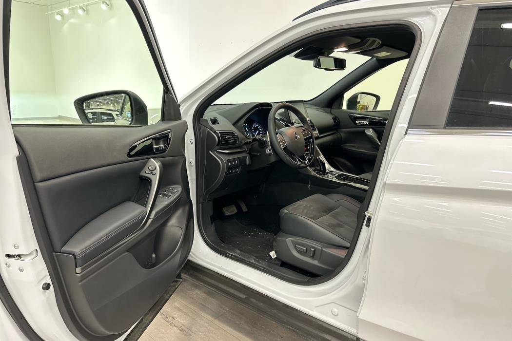 MITSUBISHI ECLIPSE CROSS 2024