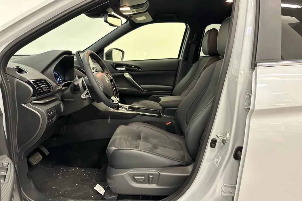 MITSUBISHI ECLIPSE CROSS 2024