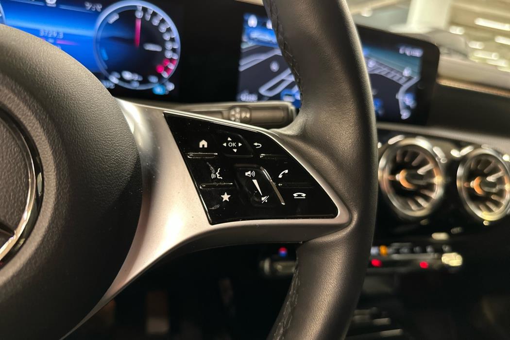 MERCEDES-BENZ CLA 2024