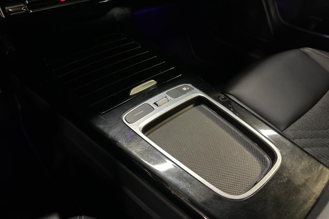 MERCEDES-BENZ CLA 2024