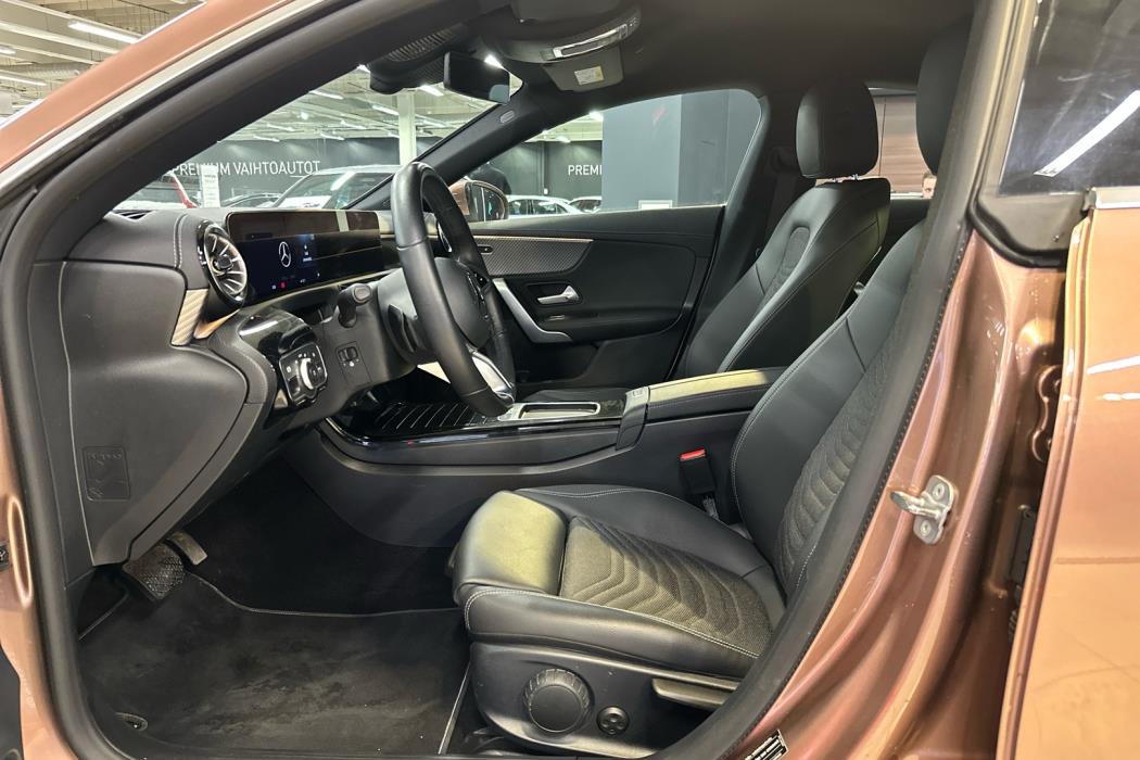 MERCEDES-BENZ CLA 2024