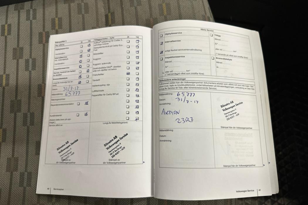 VOLKSWAGEN Caddy 2012