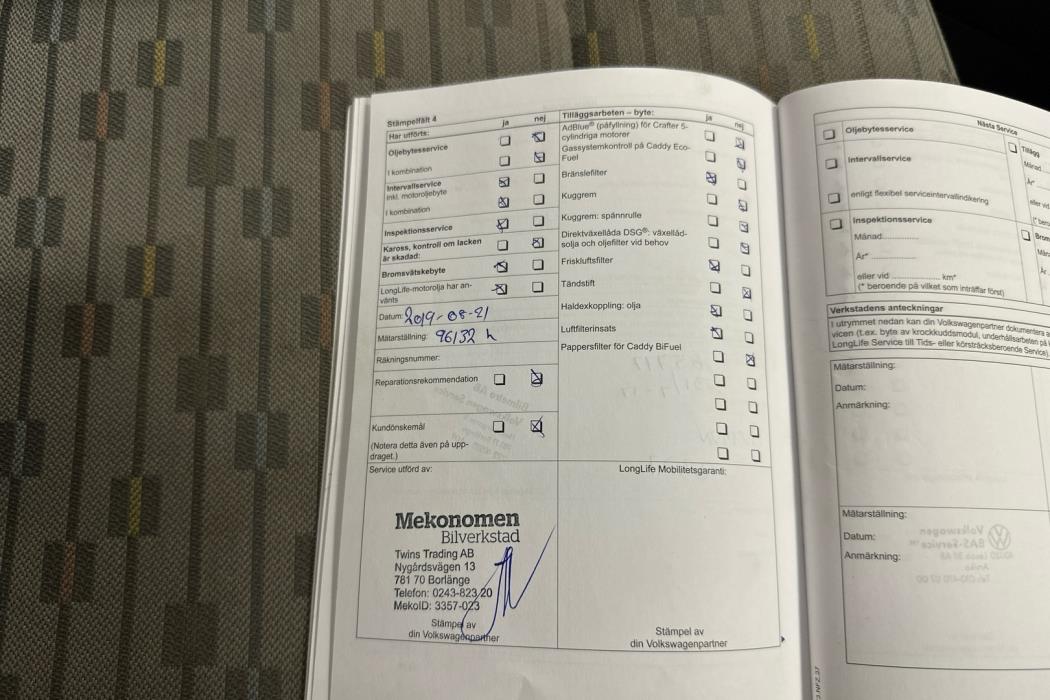 VOLKSWAGEN Caddy 2012