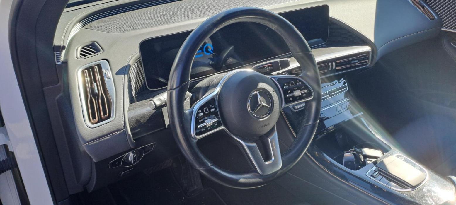 MERCEDES-BENZ EQC 2021