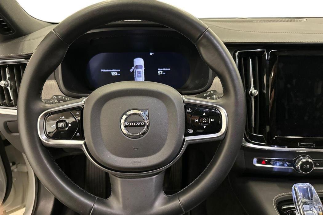 VOLVO V90 2024